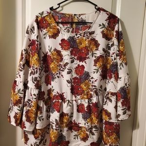 Beautiful flowy shirt